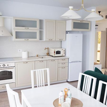Elis Apartment By Oasis Homes Oradea Eksteriør bilde