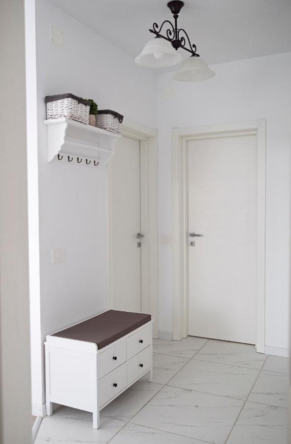 Elis Apartment By Oasis Homes Oradea Eksteriør bilde
