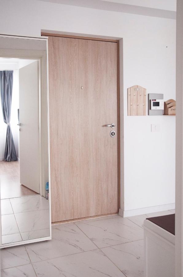 Elis Apartment By Oasis Homes Oradea Eksteriør bilde