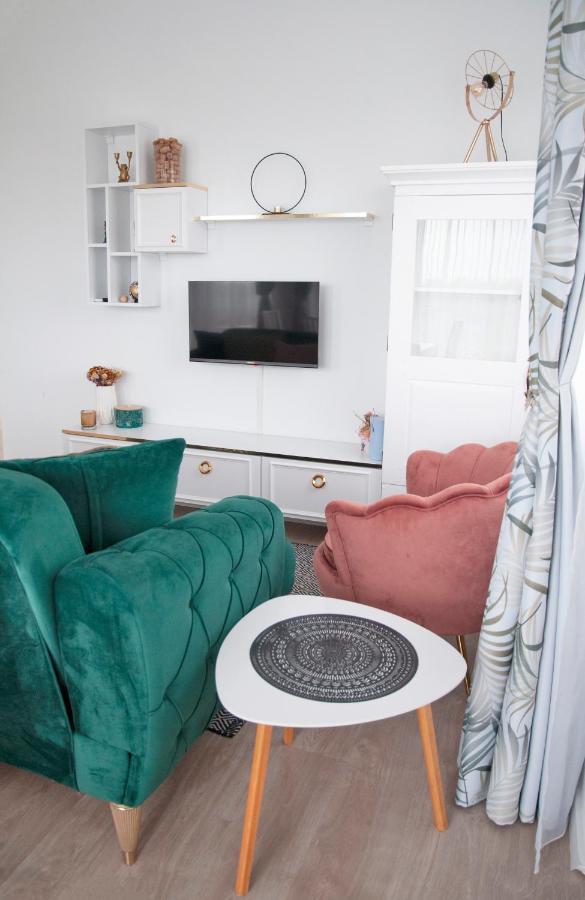 Elis Apartment By Oasis Homes Oradea Eksteriør bilde